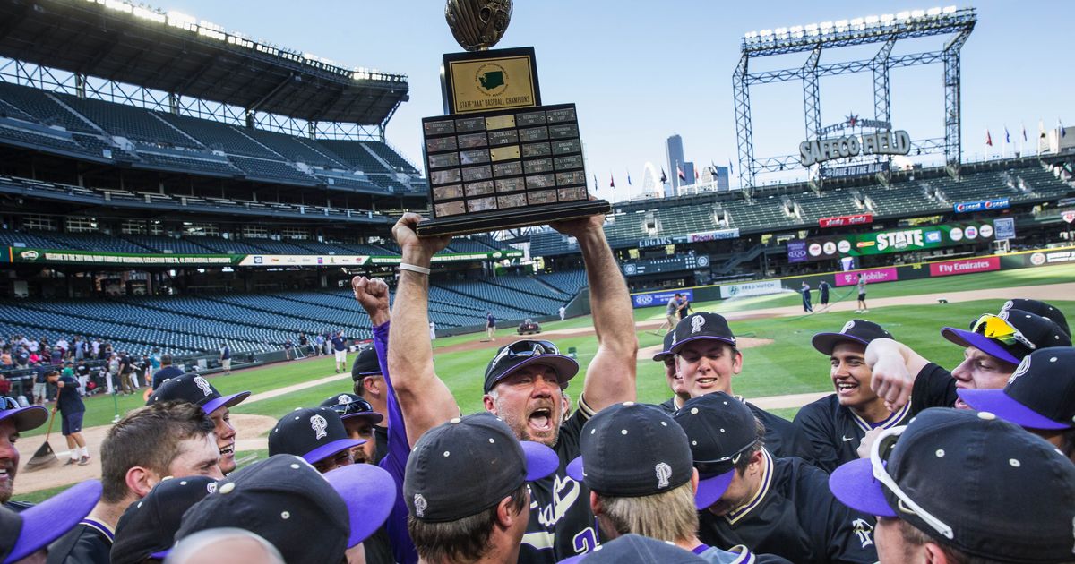 Woodinville softball, Puyallup baseball finish seasons ranked among the