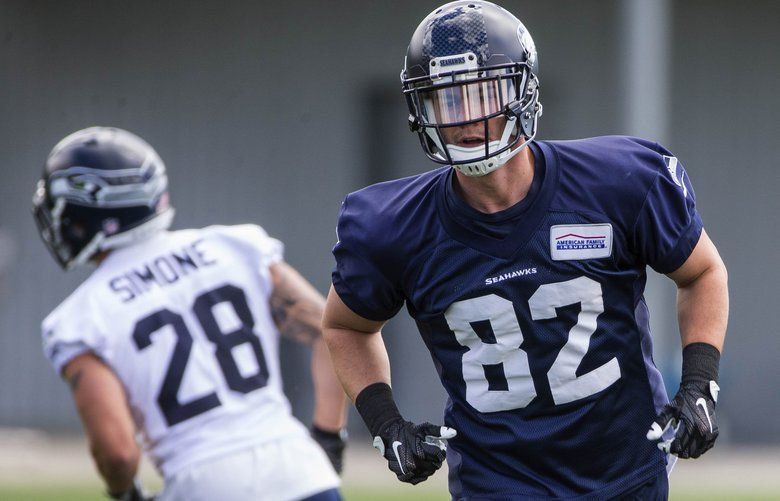 Seahawks shuffle tight ends, add another tryout player in Steve Donatell