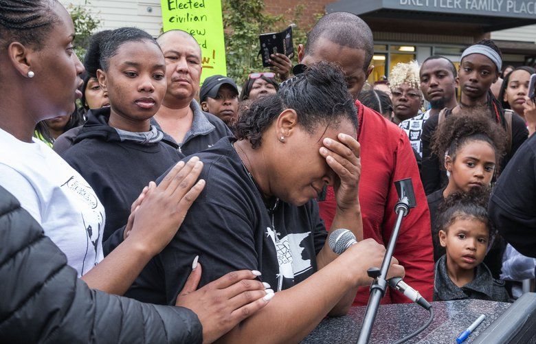 Hundreds attend vigil for Charleena Lyles and call for justice in her ...