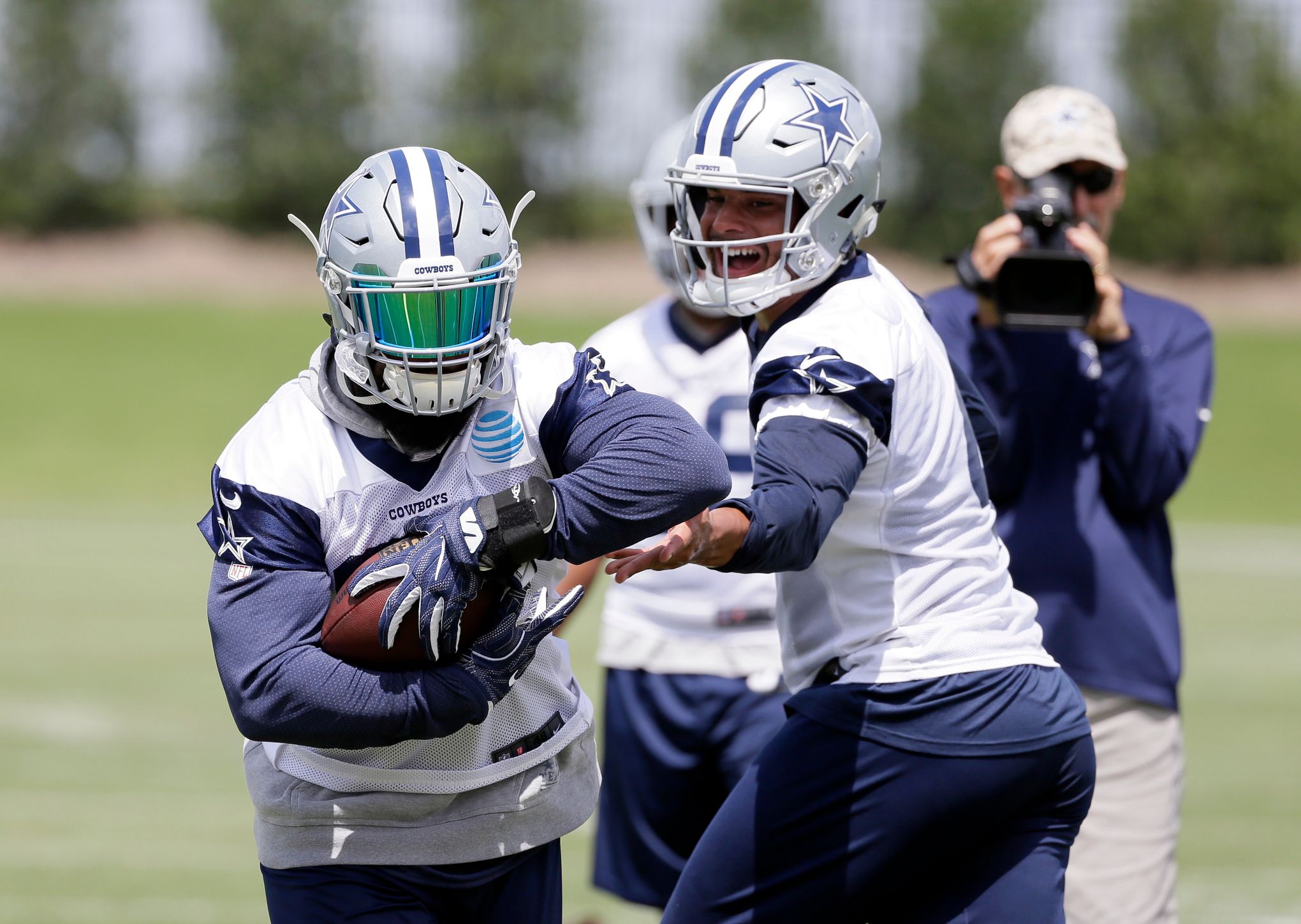 Ezekiel Elliott Pulled Down A Woman's Shirt At A St. Patrick's Party