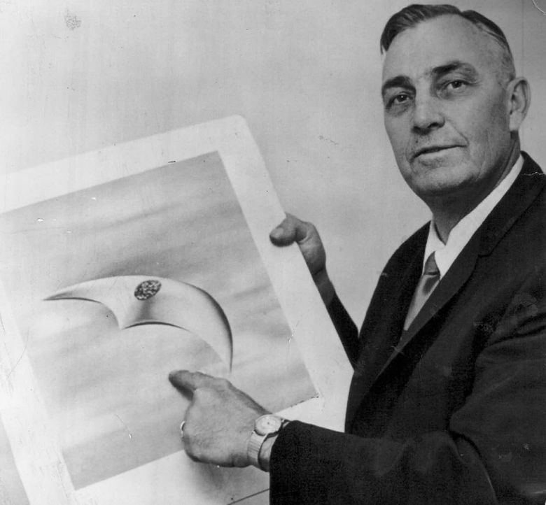 Flying saucers' became a thing 70 years ago Saturday with sighting near  Mount Rainier | The Seattle Times