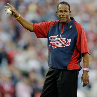 Twins legend Rod Carew returns to throw out first pitch - Superior