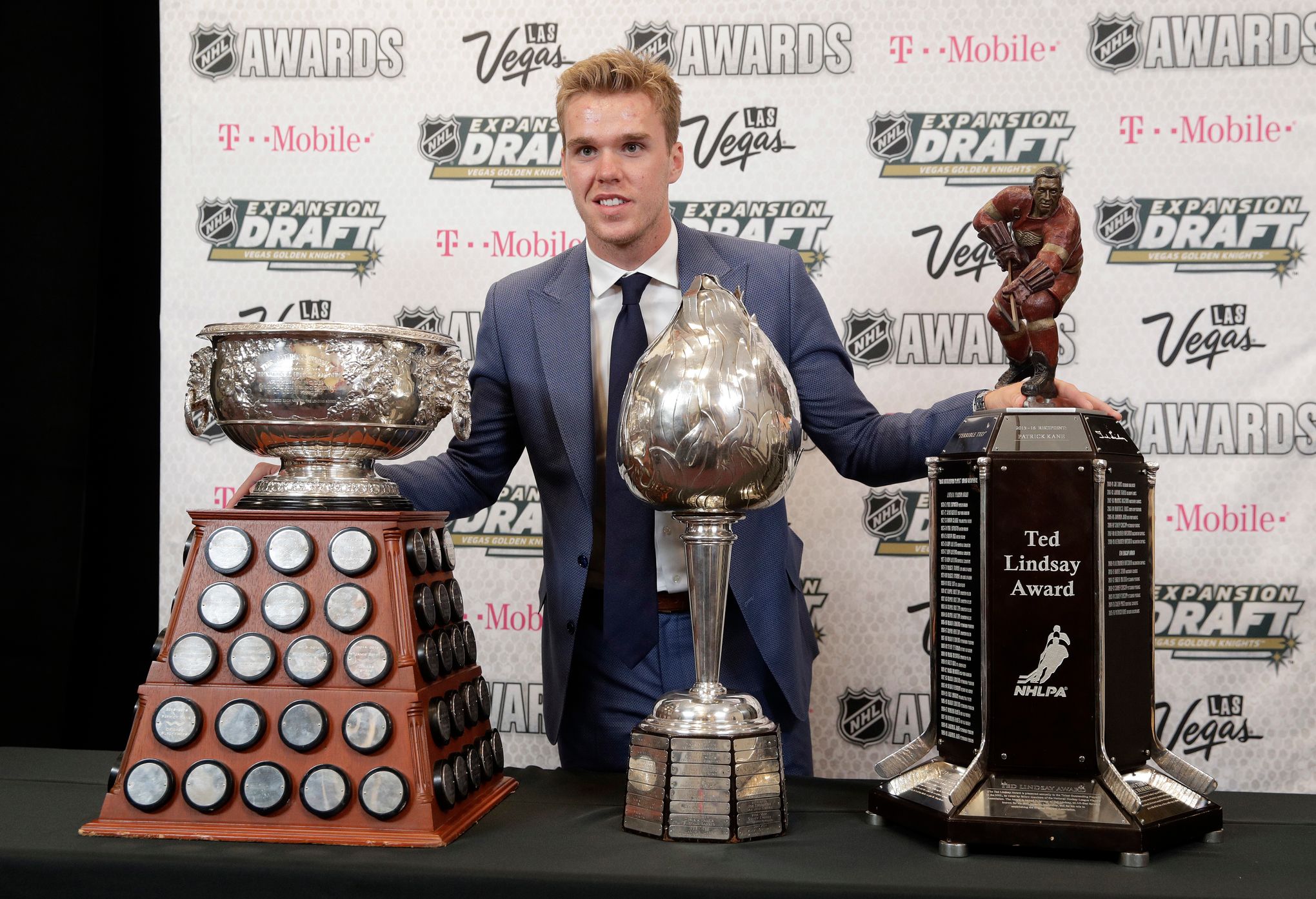 Matthews wins Hart Trophy as NHL's most valuable player