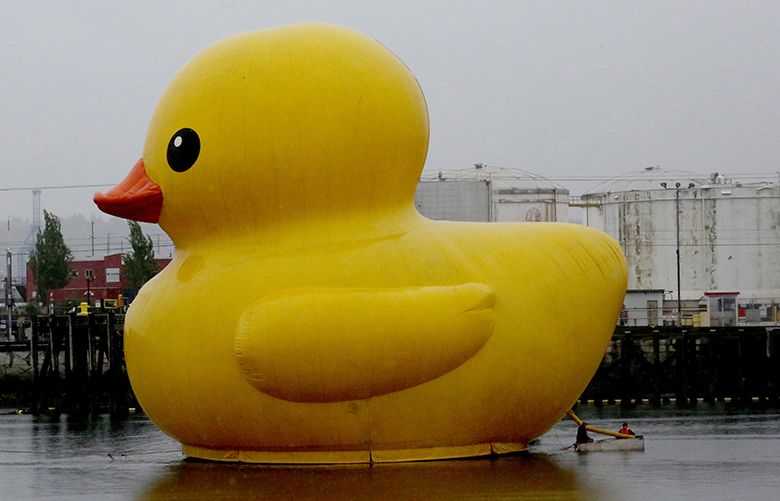 Large yellow sales rubber duck