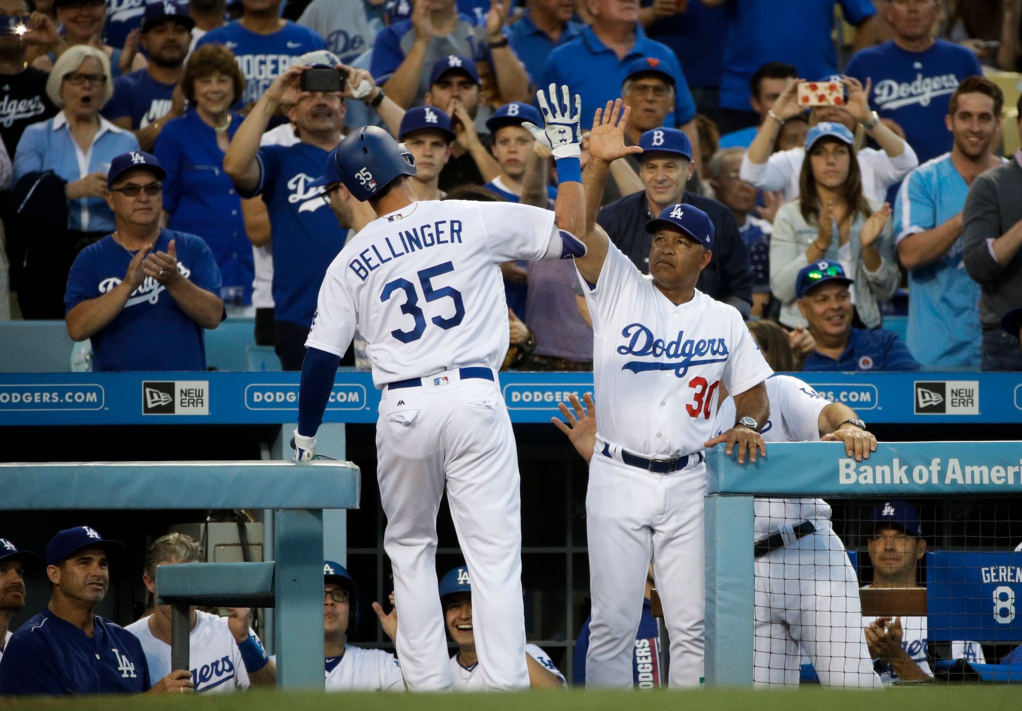 Cody Bellinger becomes fastest rookie to 21 HR-mark, 1st vs. Phillies -  6abc Philadelphia