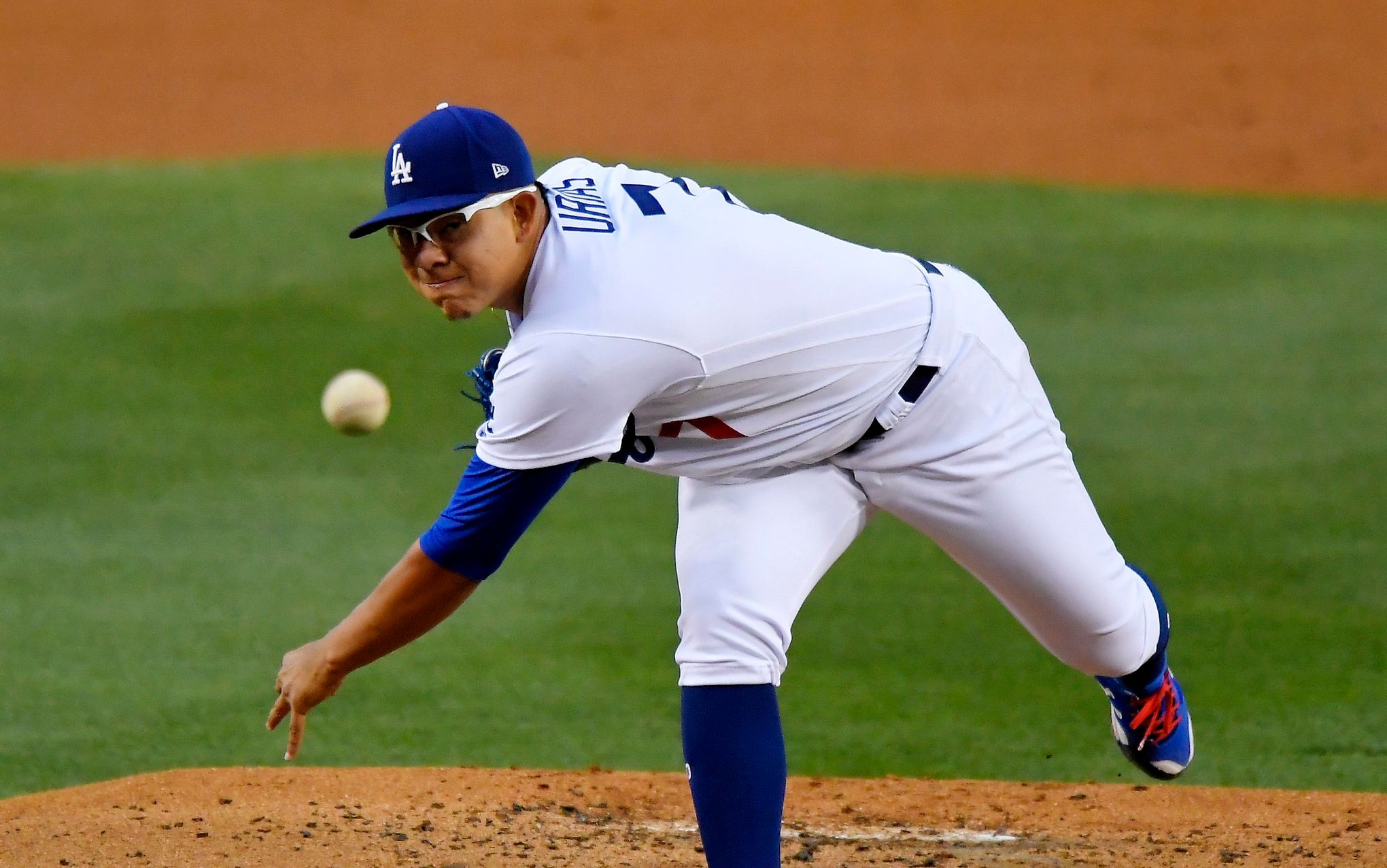 Dodgers' Urias to have season-ending shoulder surgery