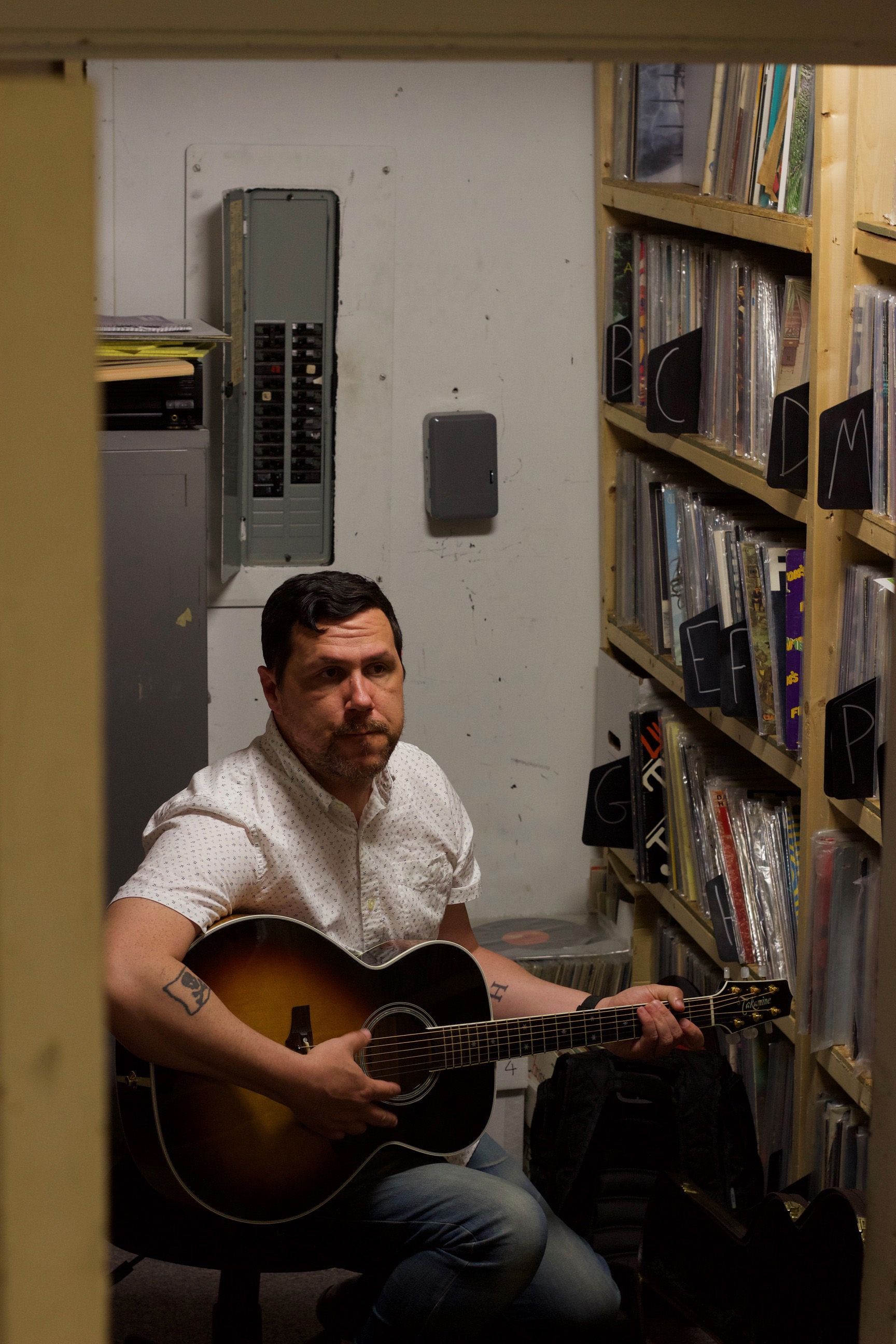 Damien Jurado gets back to his musical roots with a 50state tour The
