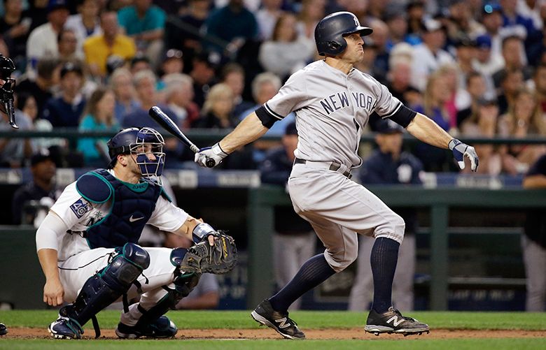 Mariners catcher Mike Zunino cleans up minor defensive issues