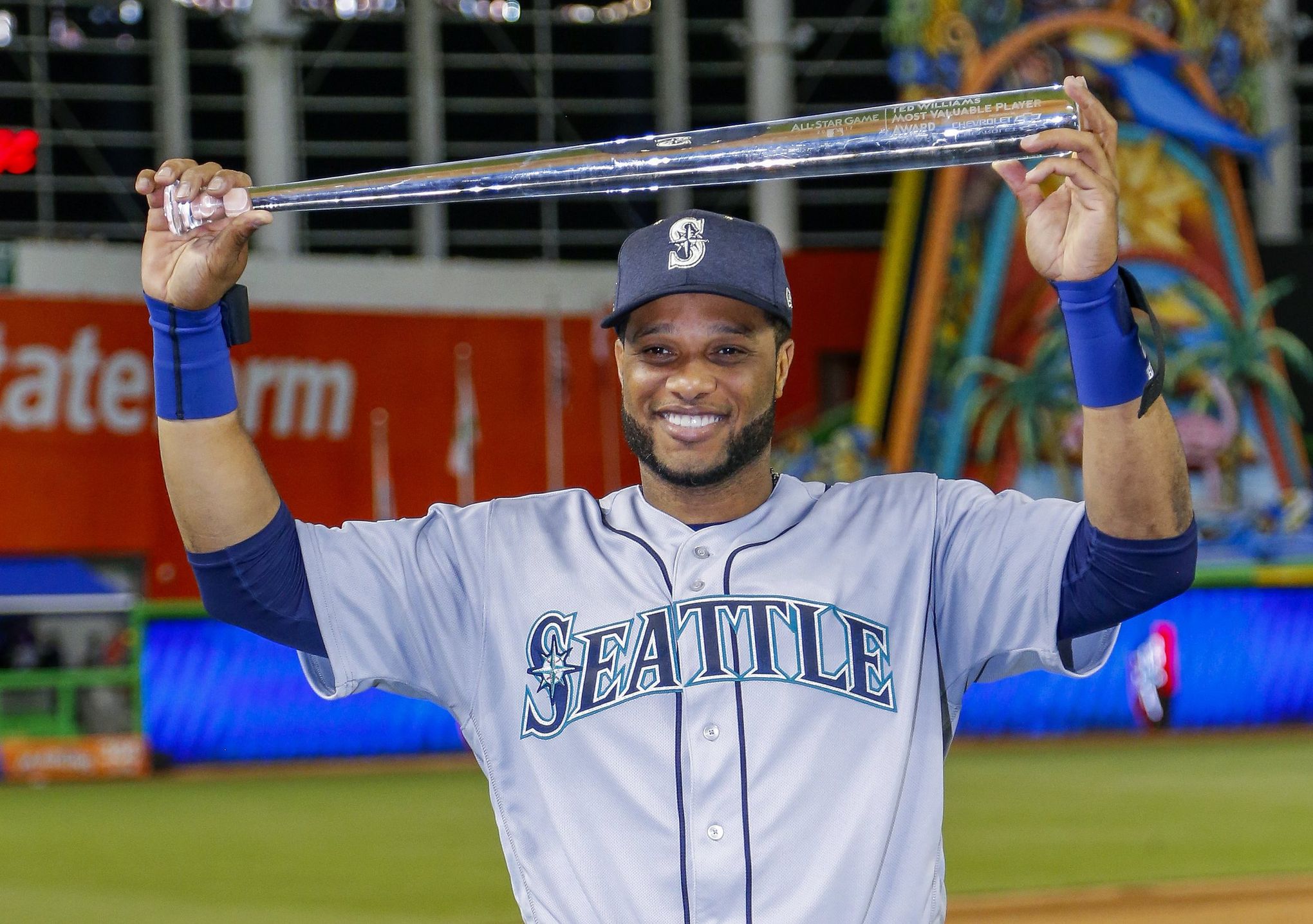 Robinson Cano introduced at Seattle Mariners press conference, says Yankees  didn't show him respect – New York Daily News