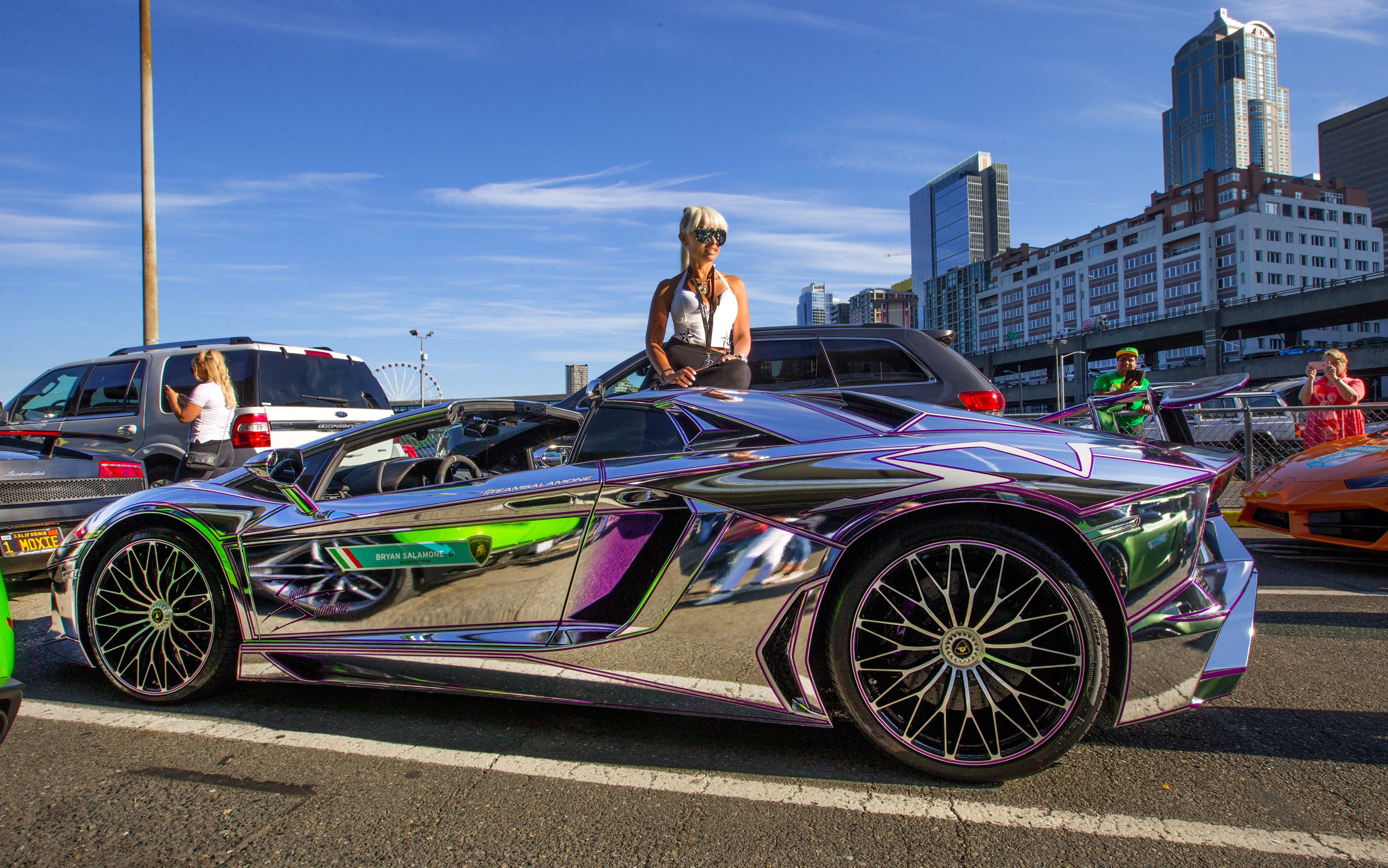 その他 AMERICAN EXPRESS Lamborghini Life is ridiculous': Why two dozen Lamborghinis rolled through
