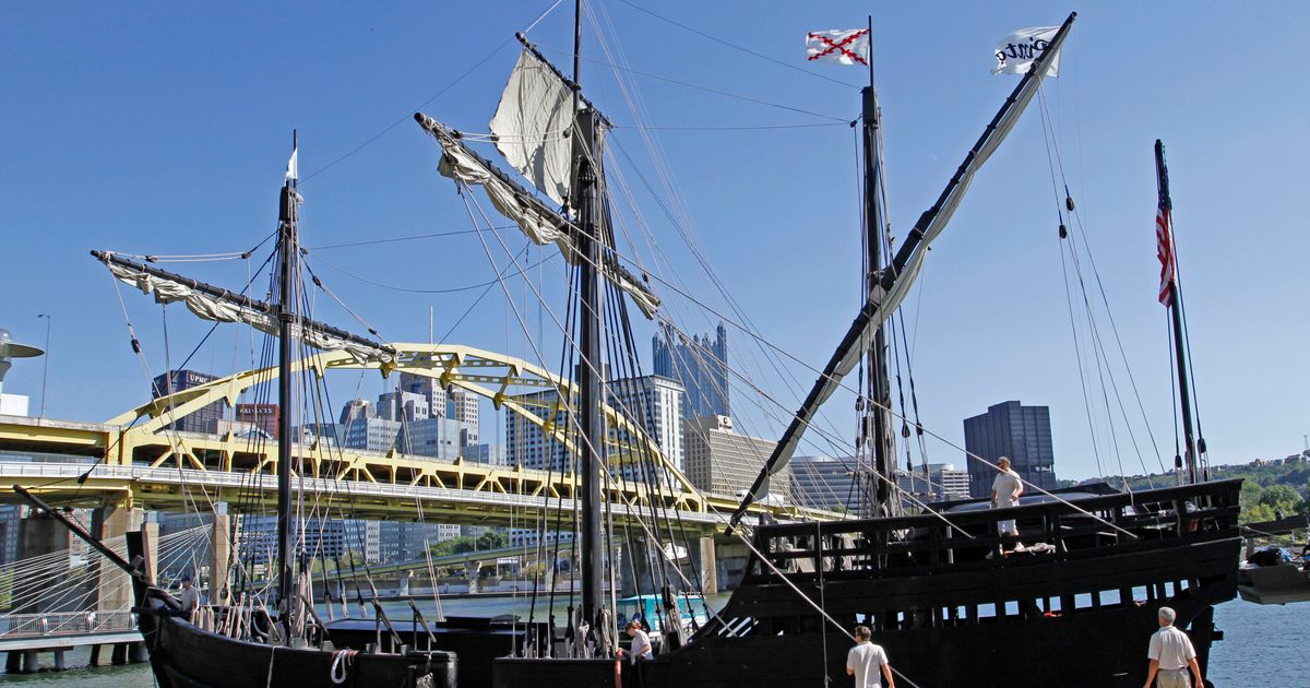 Replicas Of Columbus Ships Heading Up New York River The Seattle Times