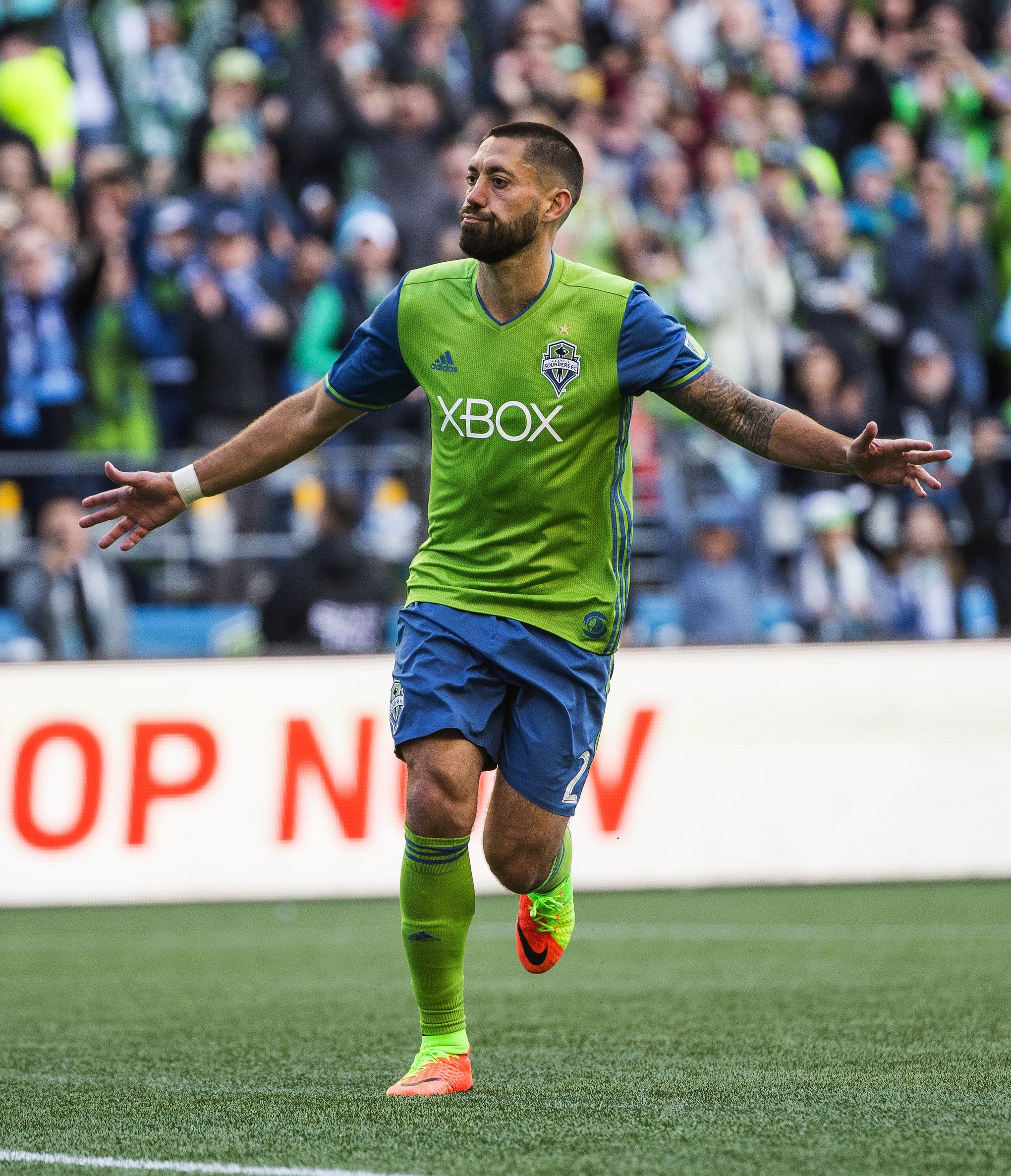 Clint Dempsey gives USA best possible send off