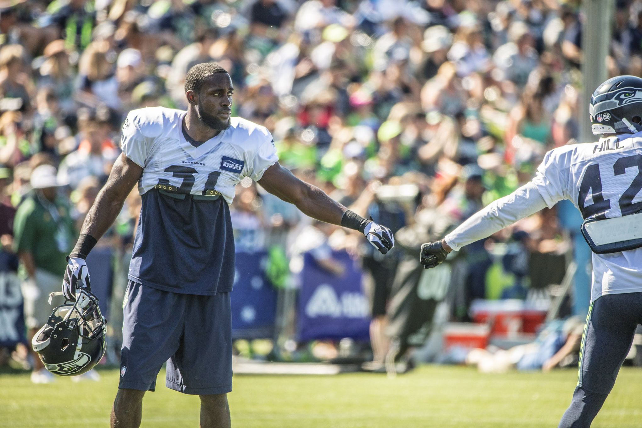 Seahawks sign QB Geno Smith to 3-year contract extension worth