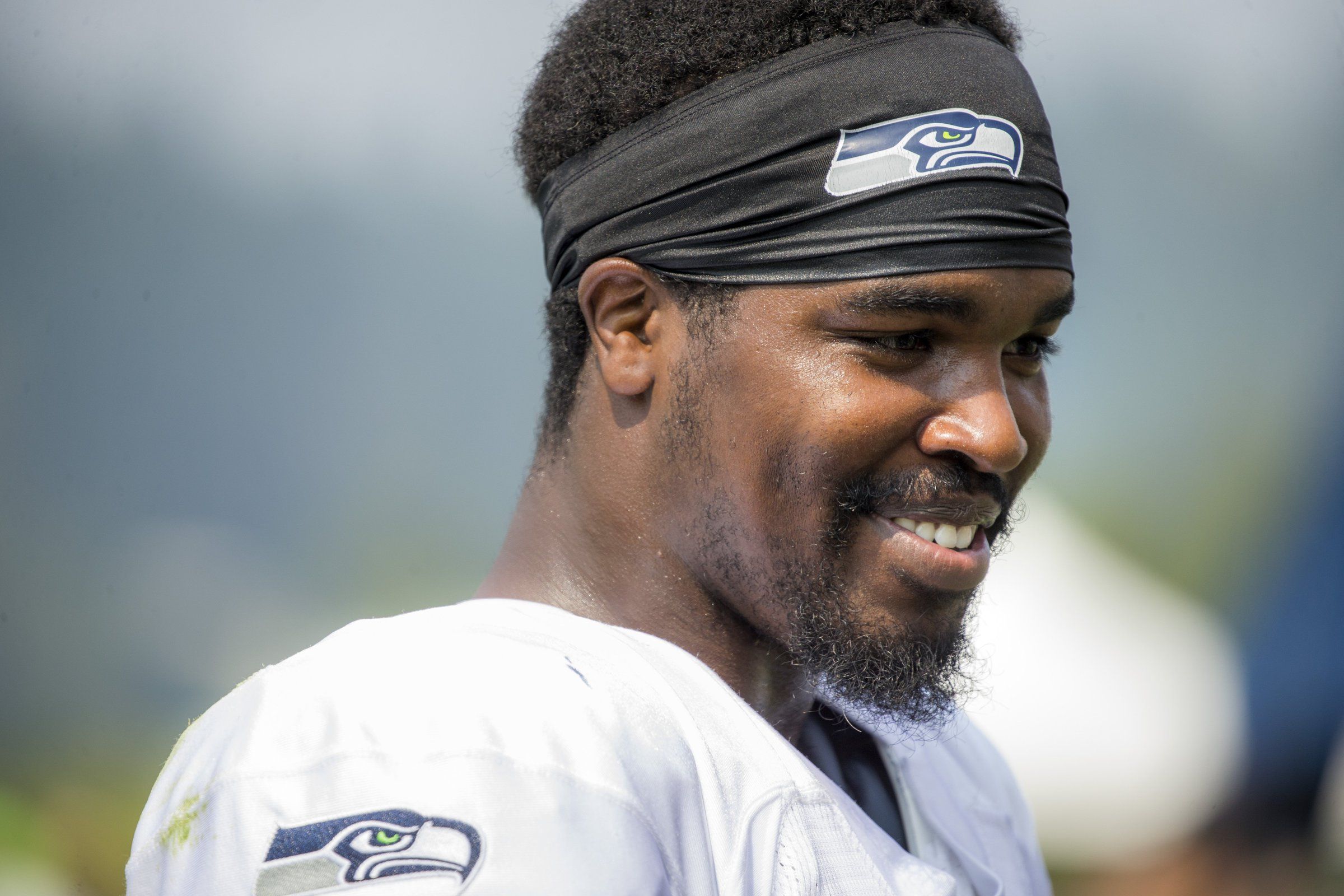 Seahawks promote tight end Tyrone Swoopes to active roster, put DL