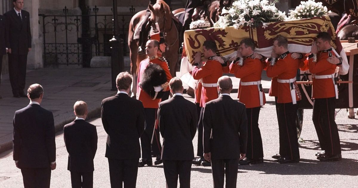 casket princess diana funeral dress What Did Wear When She Passed Away Her Last Outfit Truly Breaks the Heart! #princessdiana #celebrity #fyp #royal #greenscreenvideo The Story Behind the Dress