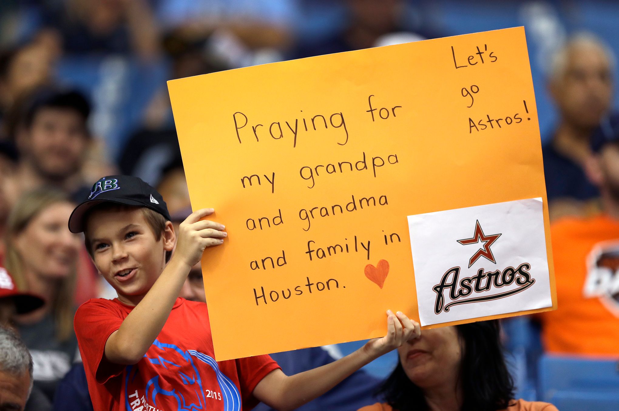 Astros manager A.J. Hinch talks near-fight with Jeff Banister, trying to