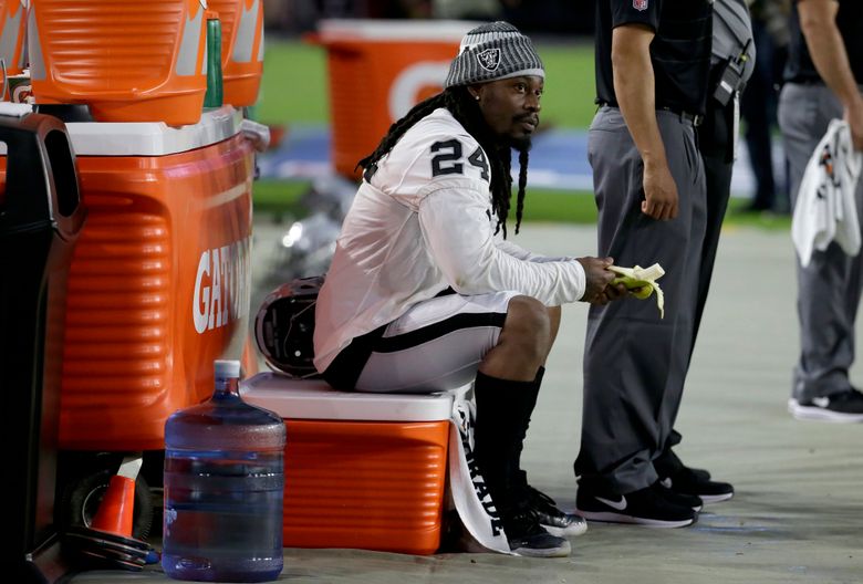 Marshawn Lynch Sits During National Anthem at Raiders' Preseason