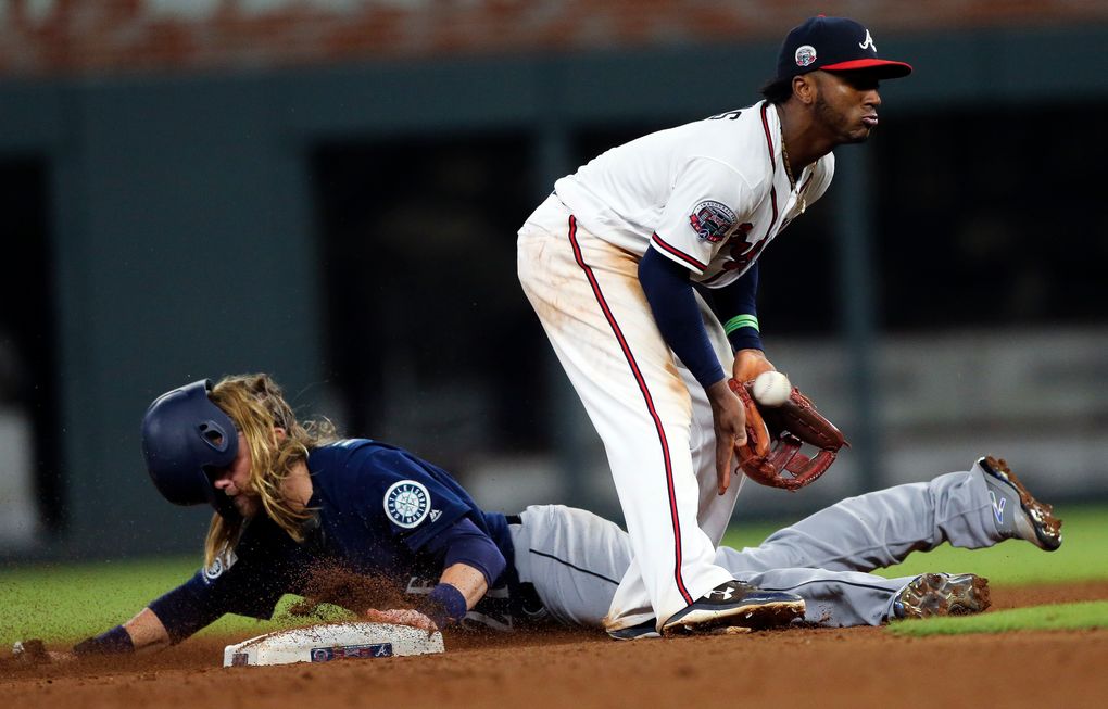 Mariners' Robinson Cano suffers broken finger after being hit by pitch