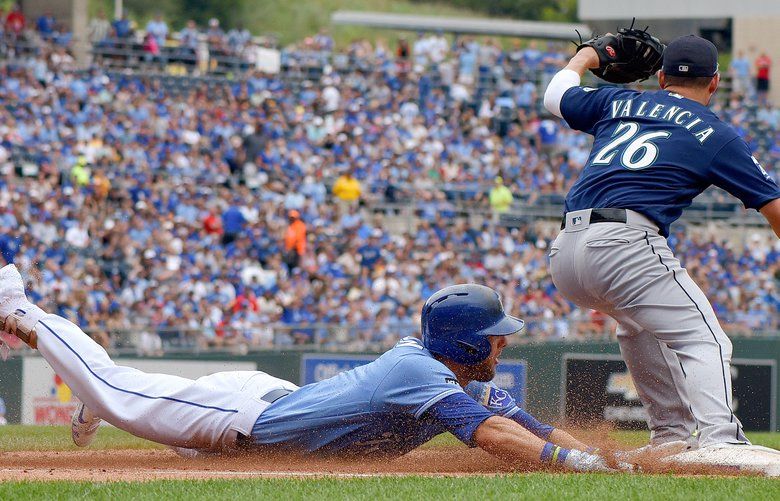 Mariners hang on for an 87 win over the Royals in Game 1 of Sunday’s