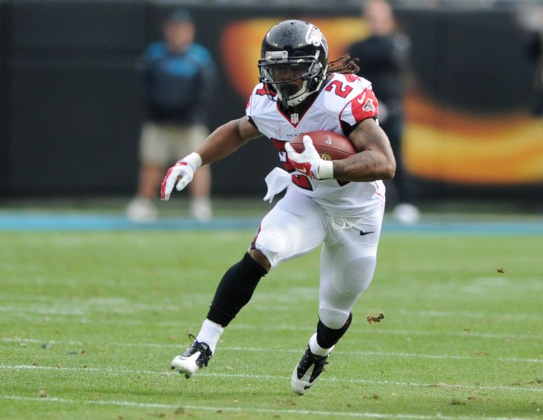 Devonta Freeman's Three Touchdowns (Again) Lead Falcons to Victory 