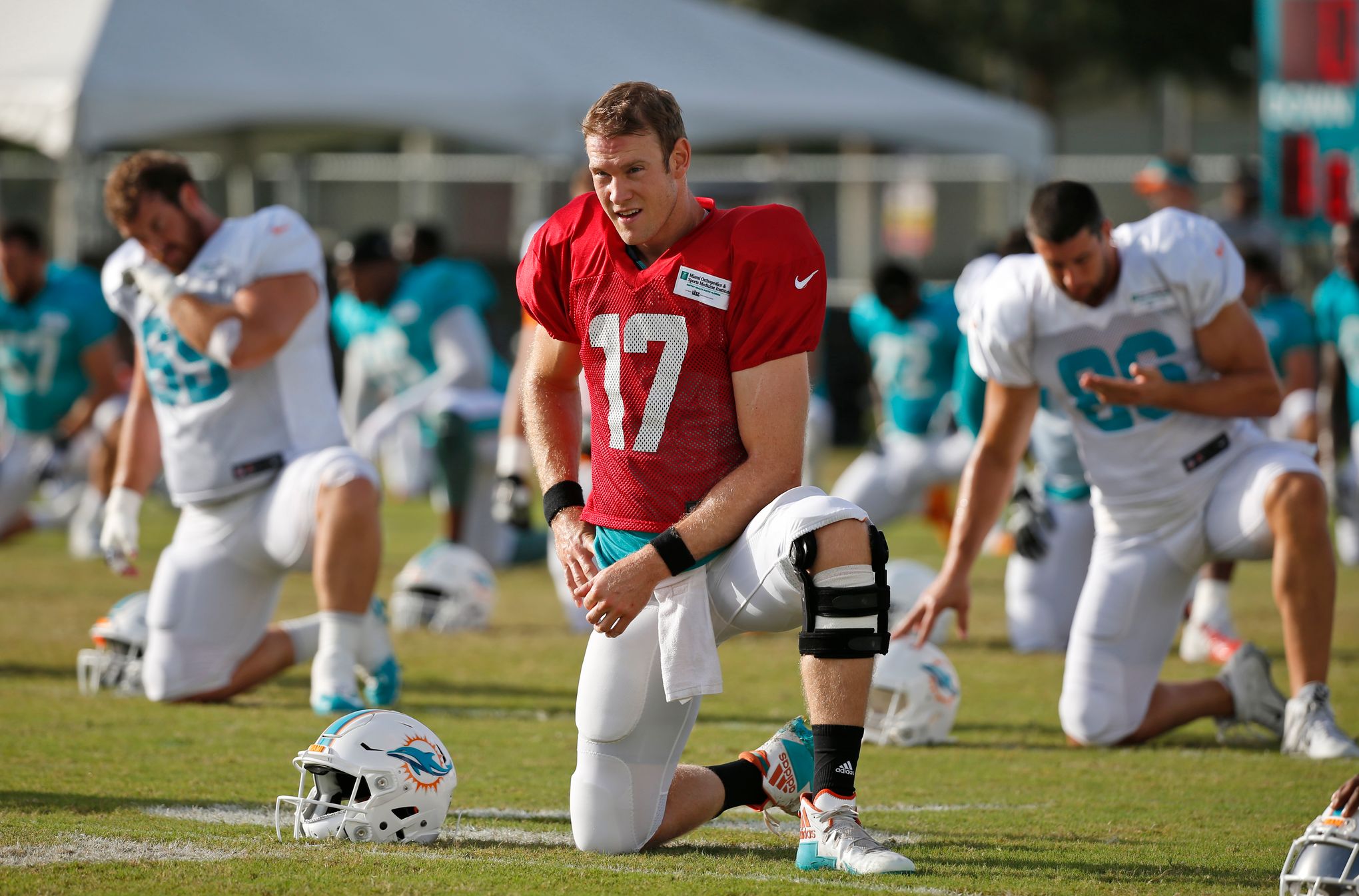 Ryan Tannehill injury: QB throws passes on sideline, but still unable to  practice - The Phinsider