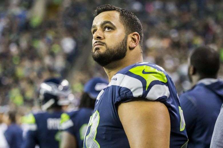 Communication gives Oday Aboushi edge over Mark Glowinski on Seahawks'  offensive line