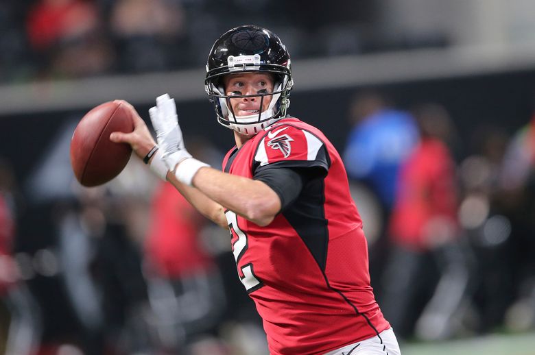 Atlanta Falcons outside linebacker Deion Jones (45) lines up