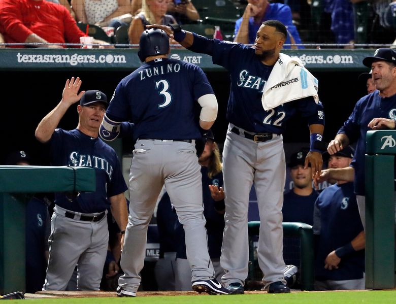 Mariners dance their way back to .500 behind another offensive