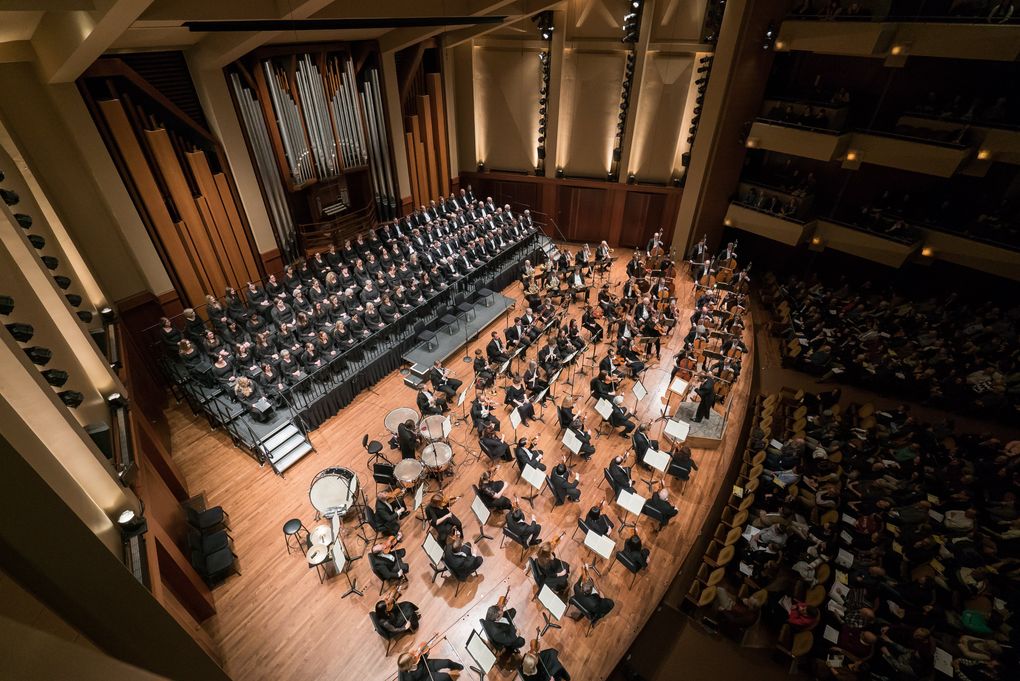 Seattle Symphony sets tone for ambitious season with Mahler choral epic