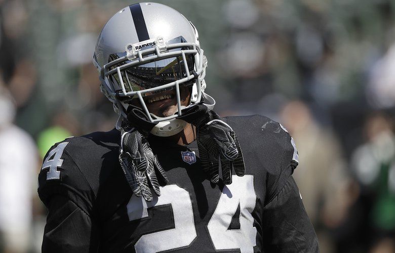 Raiders' Marshawn Lynch mostly a spectator in first practice