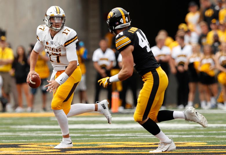 Wyoming QB Josh Allen passes on entering 2017 NFL draft