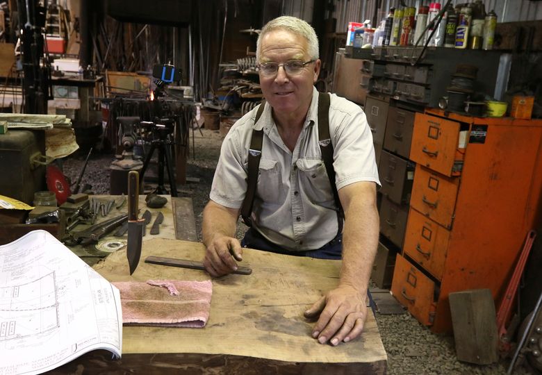 Oregon man shares traditional blacksmith skills on