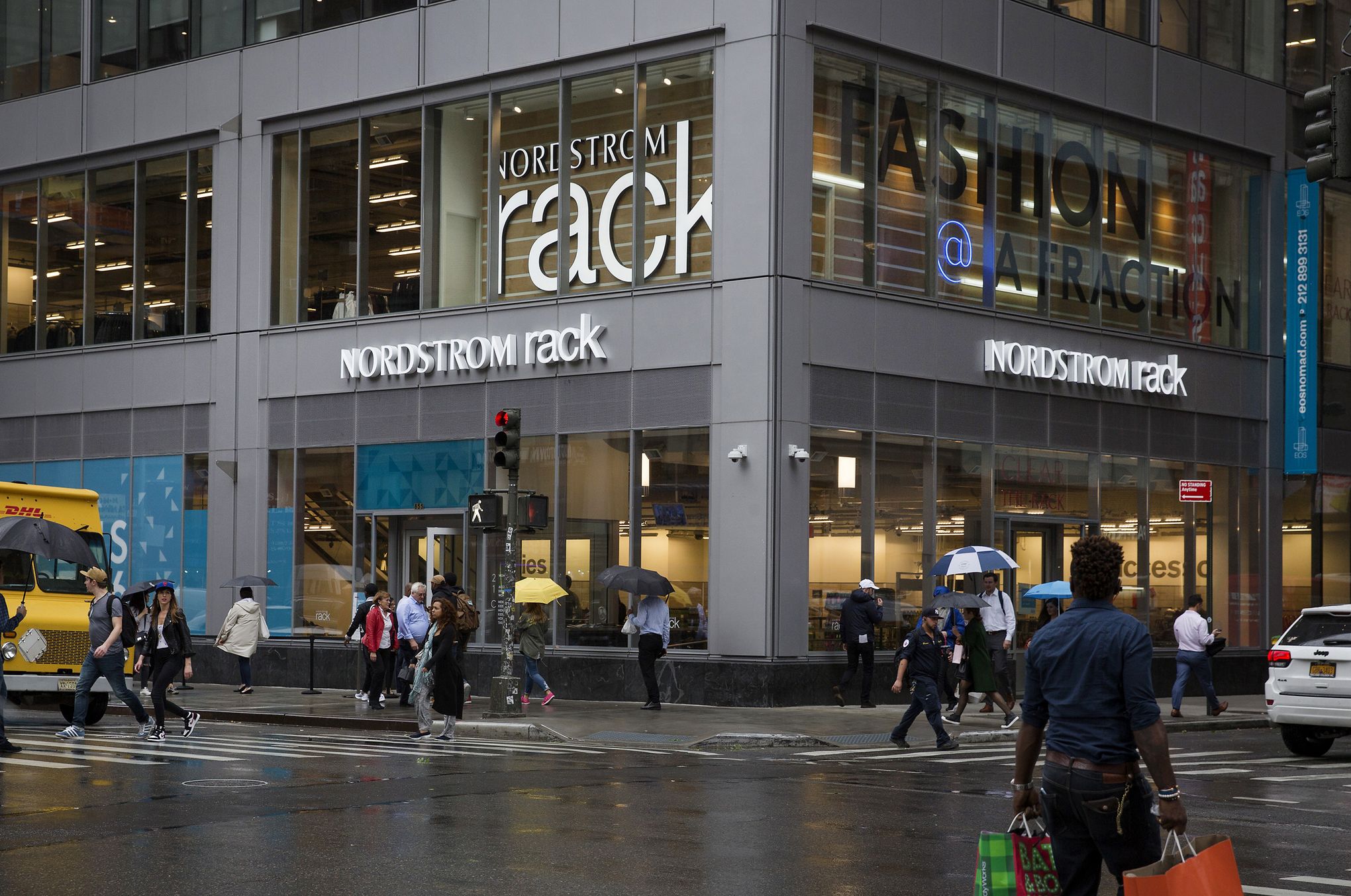 Nordstrom Rack Vs Saks Off 5th: Which Discount Store Is Better?