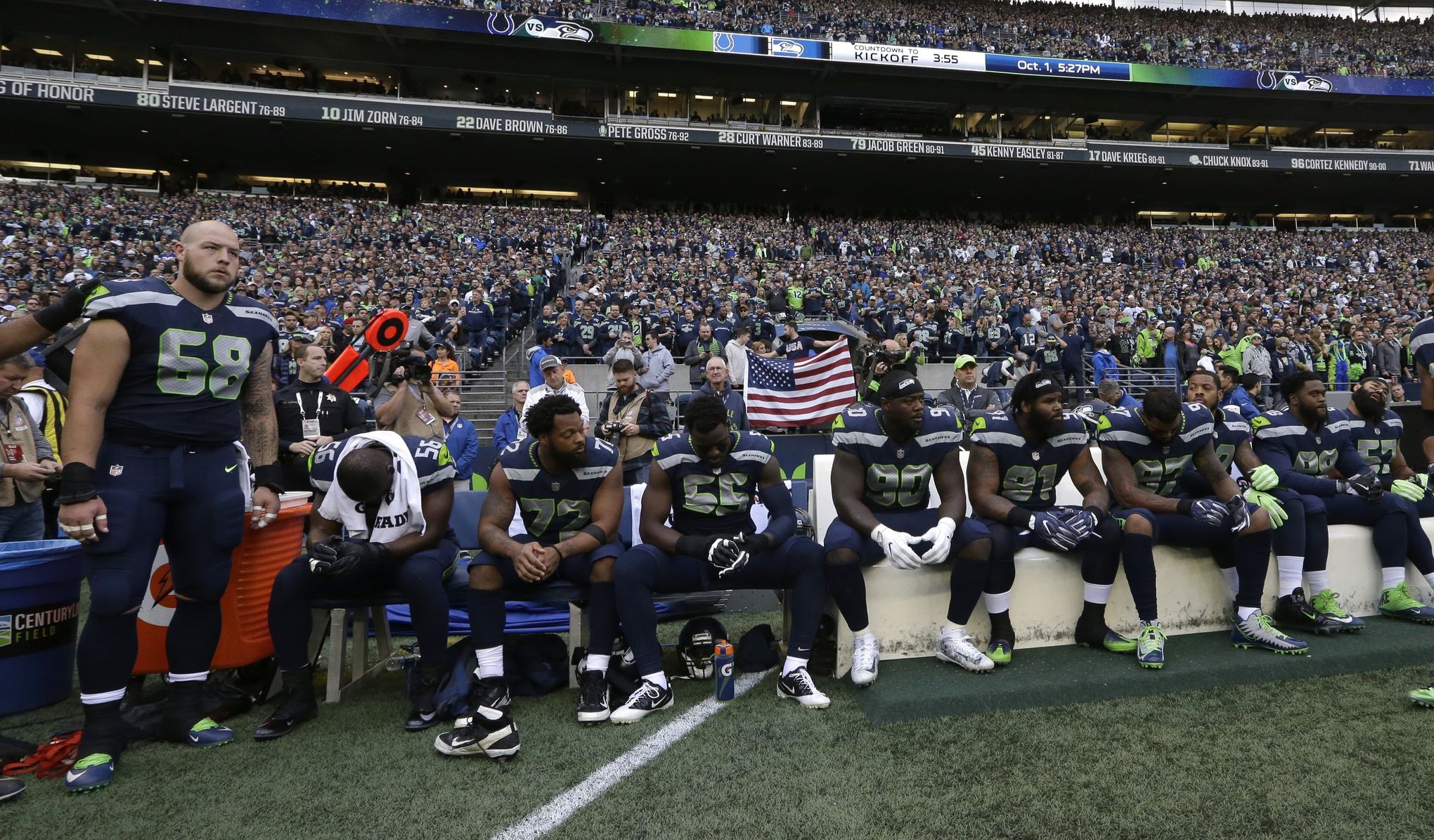 Michael Bennett, all the Seahawks stand for anthem before Arizona game