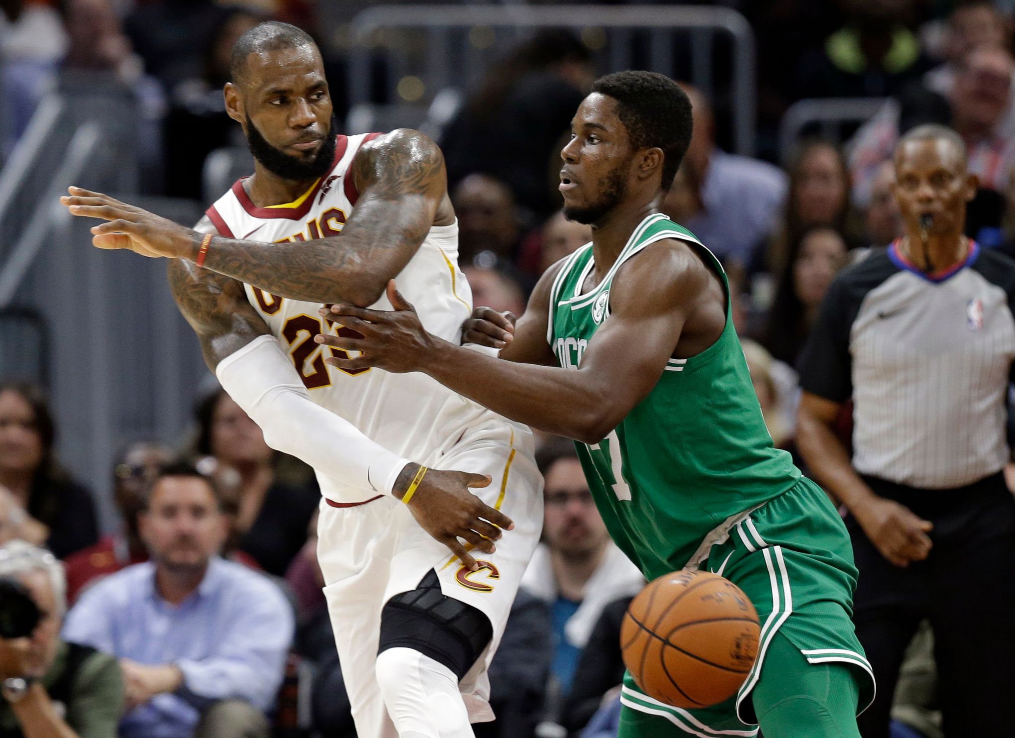 Celtics' Gordon Hayward suffers horrific injury as Cavaliers win