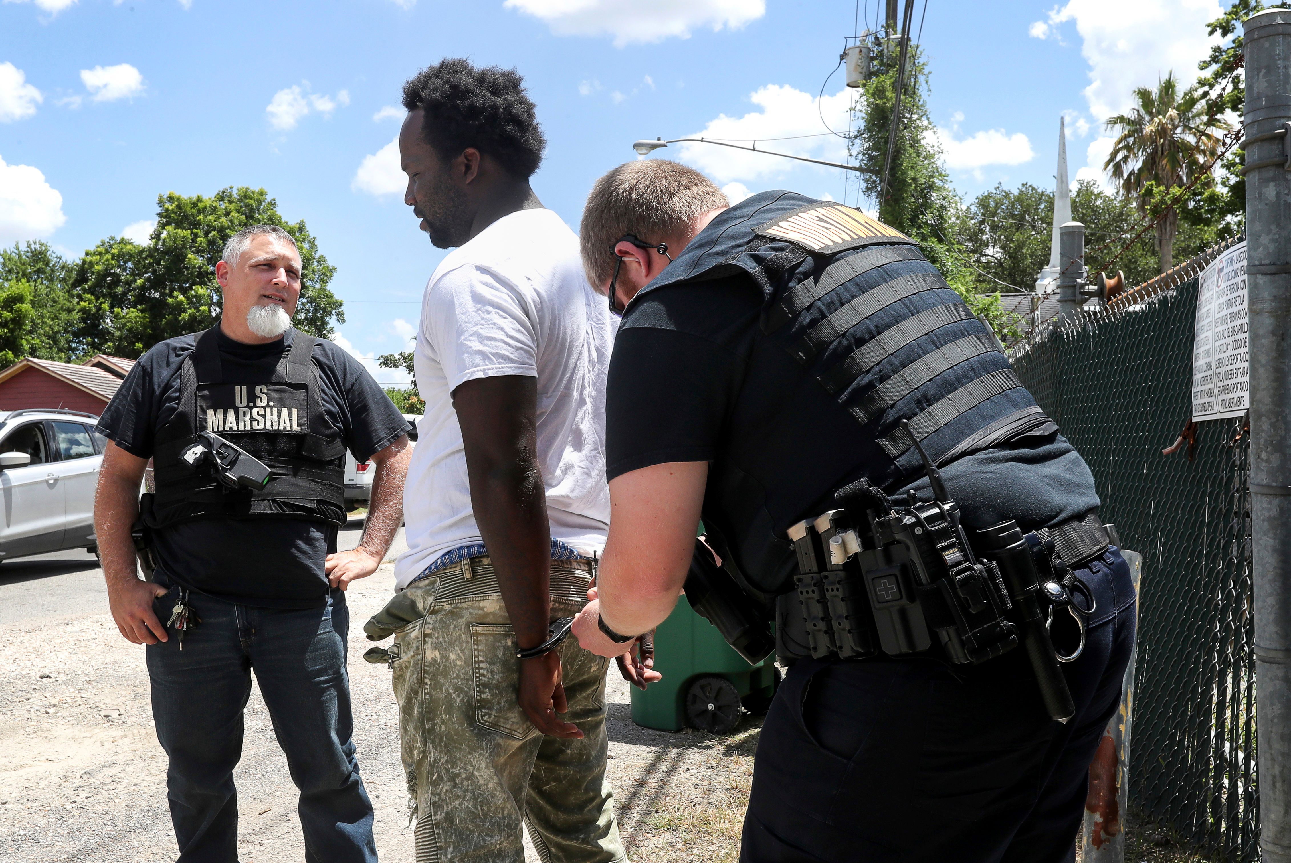 Deputy US marshal in Houston spends days seeking suspects | The