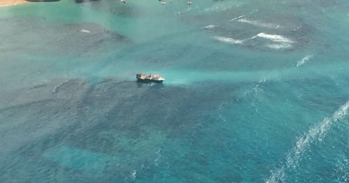79foot fishing vessel runs aground off Oahu, 20 men rescued The