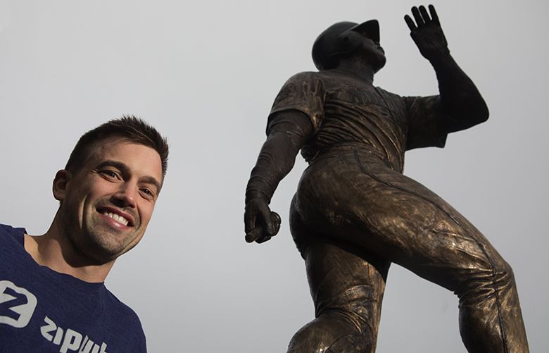 Mariners retire Junior's number, and a statue for Griffey is also on the  way 