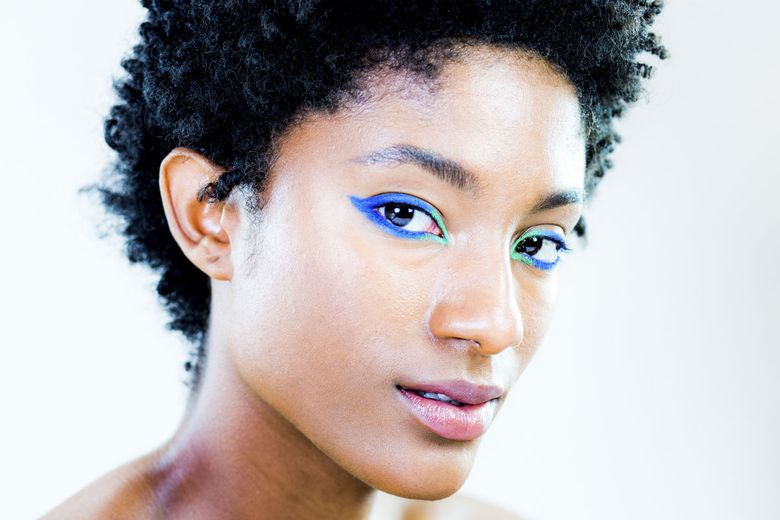 Here's how to achieve summer's hottest graphic eyeliner looks