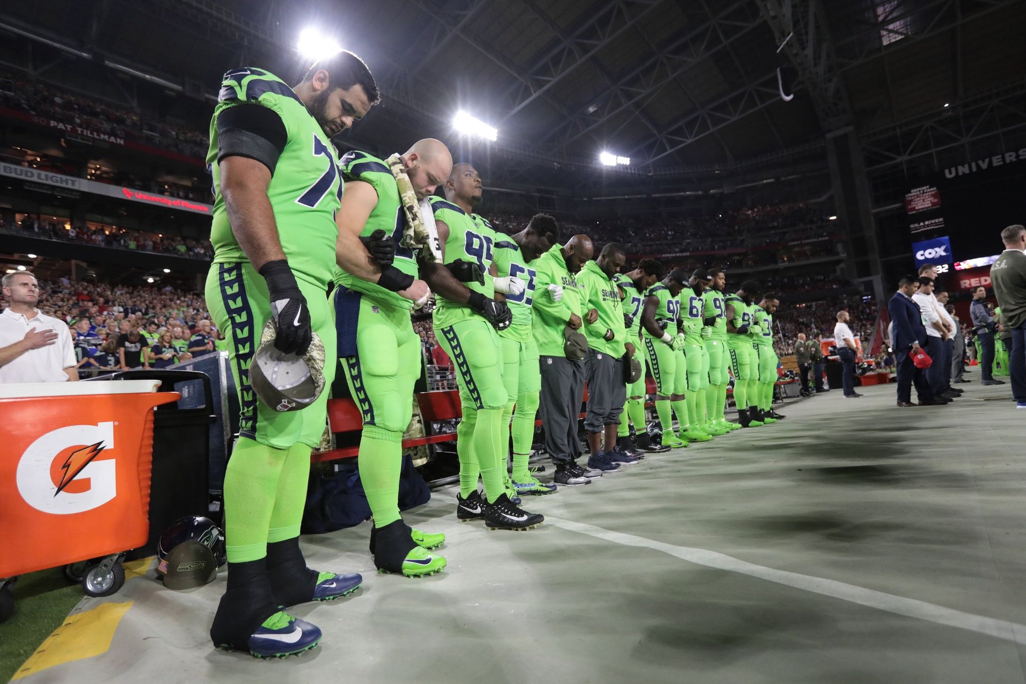 Seahawks' Michael Bennett explains why he stood up during the