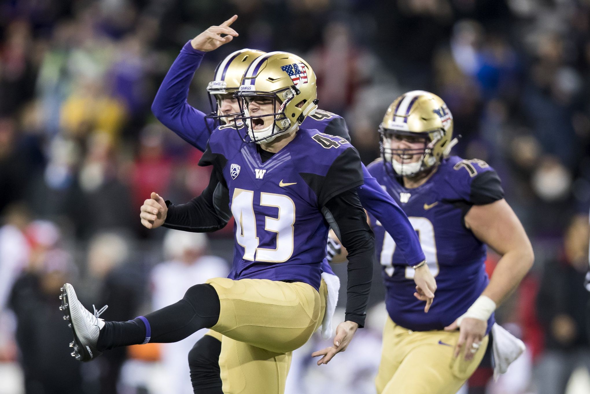 Three Washington Huskies Suit Up For Superbowl Bound Atlanta Falcons