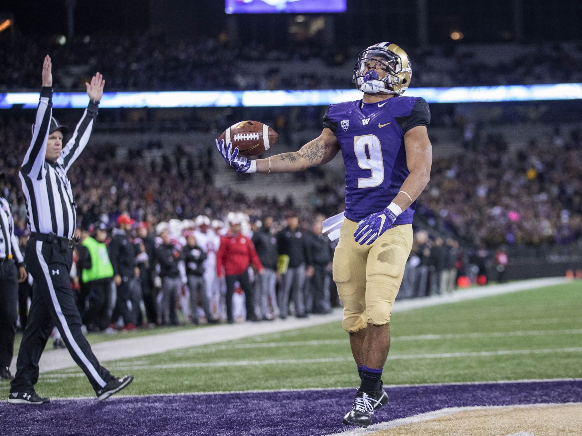 UW midseason report card: Jake Browning, No. 5 Huskies passing with ease