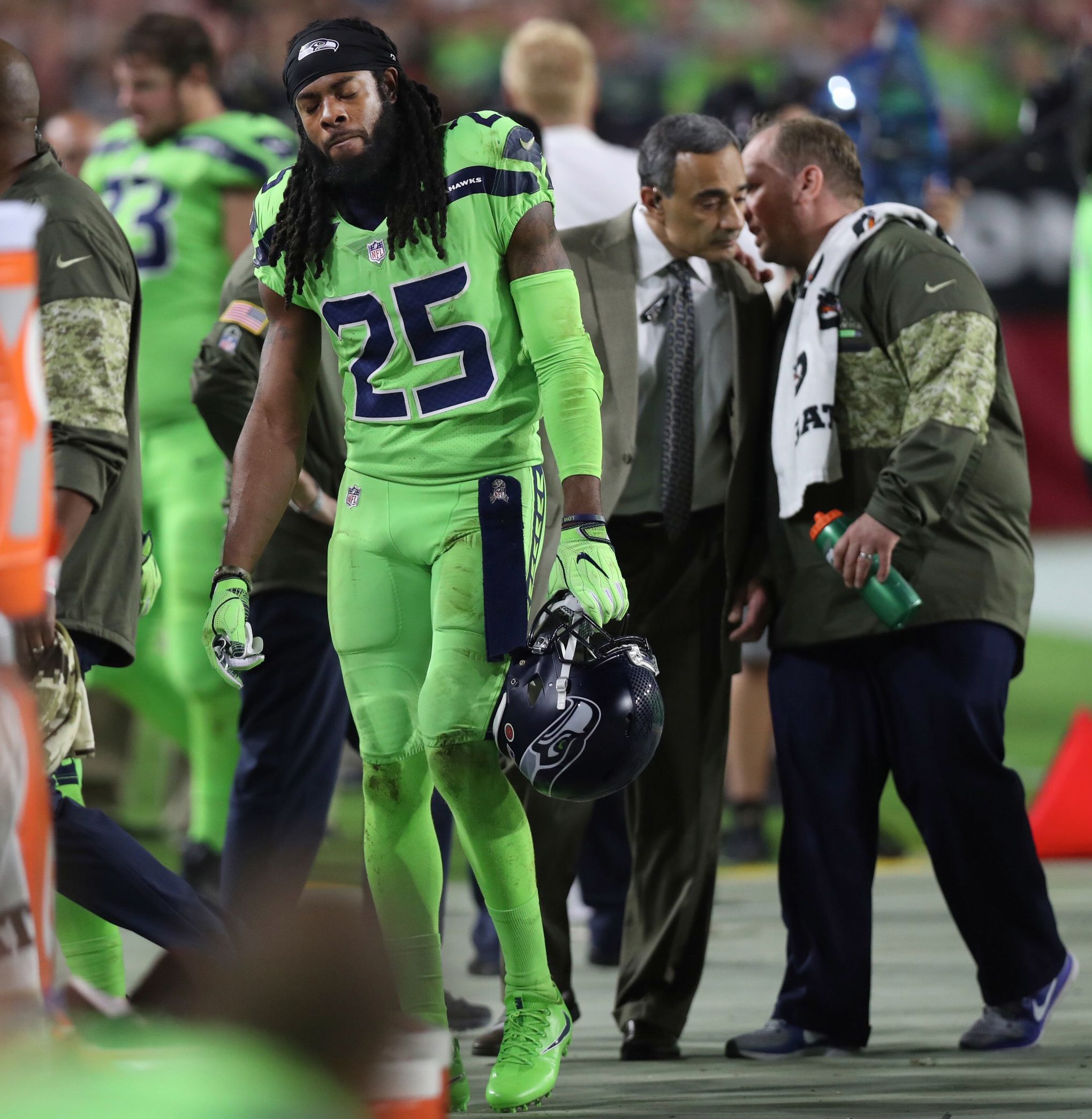 NFL: Seahawks beat Cardinals, lose Richard Sherman - Los Angeles Times