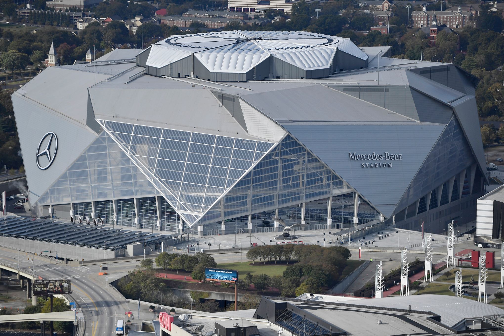 Roof at Mercedes-Benz Stadium in Atlanta finally open for business