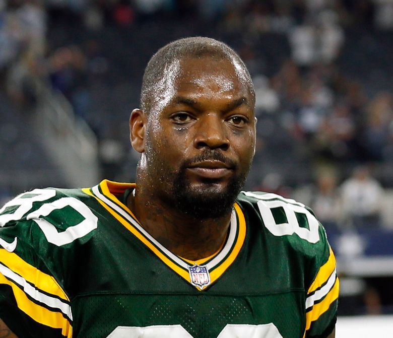 Packers waive TE Martellus Bennett