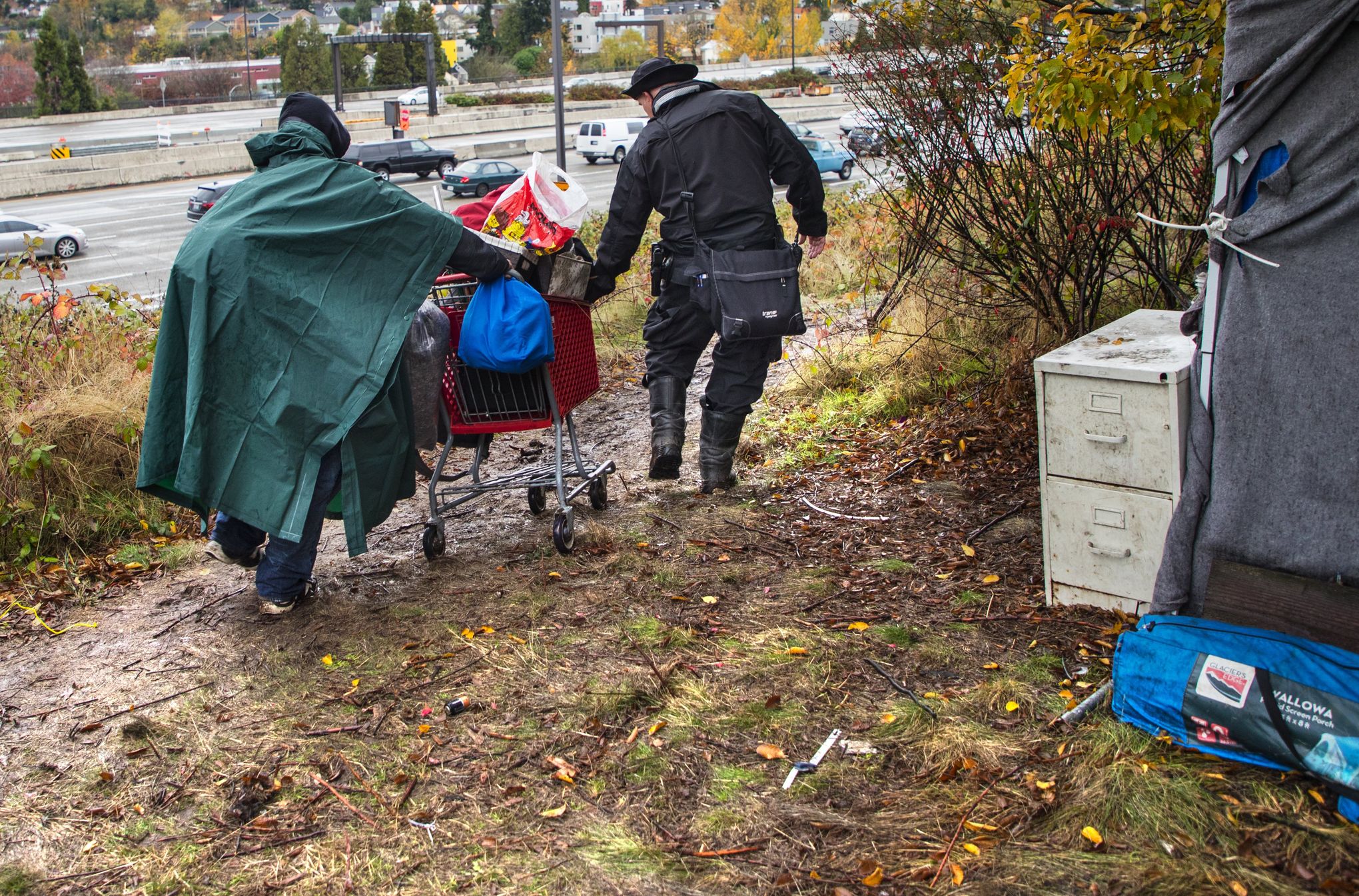 Before homeless camps are cleared, a Seattle team coaxes people to shelter  | The Seattle Times