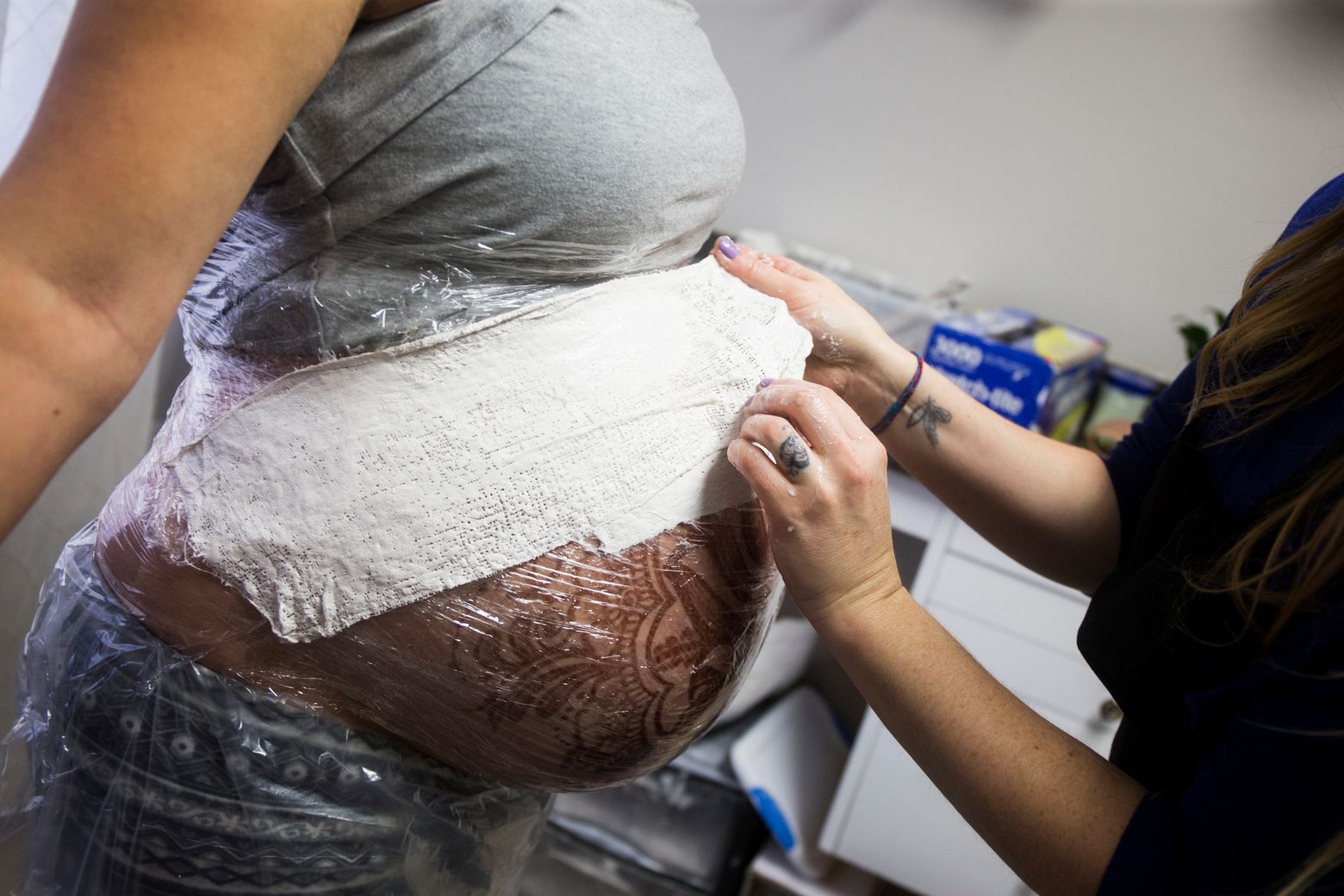 Belly casting offers expecting mothers 'more than a picture