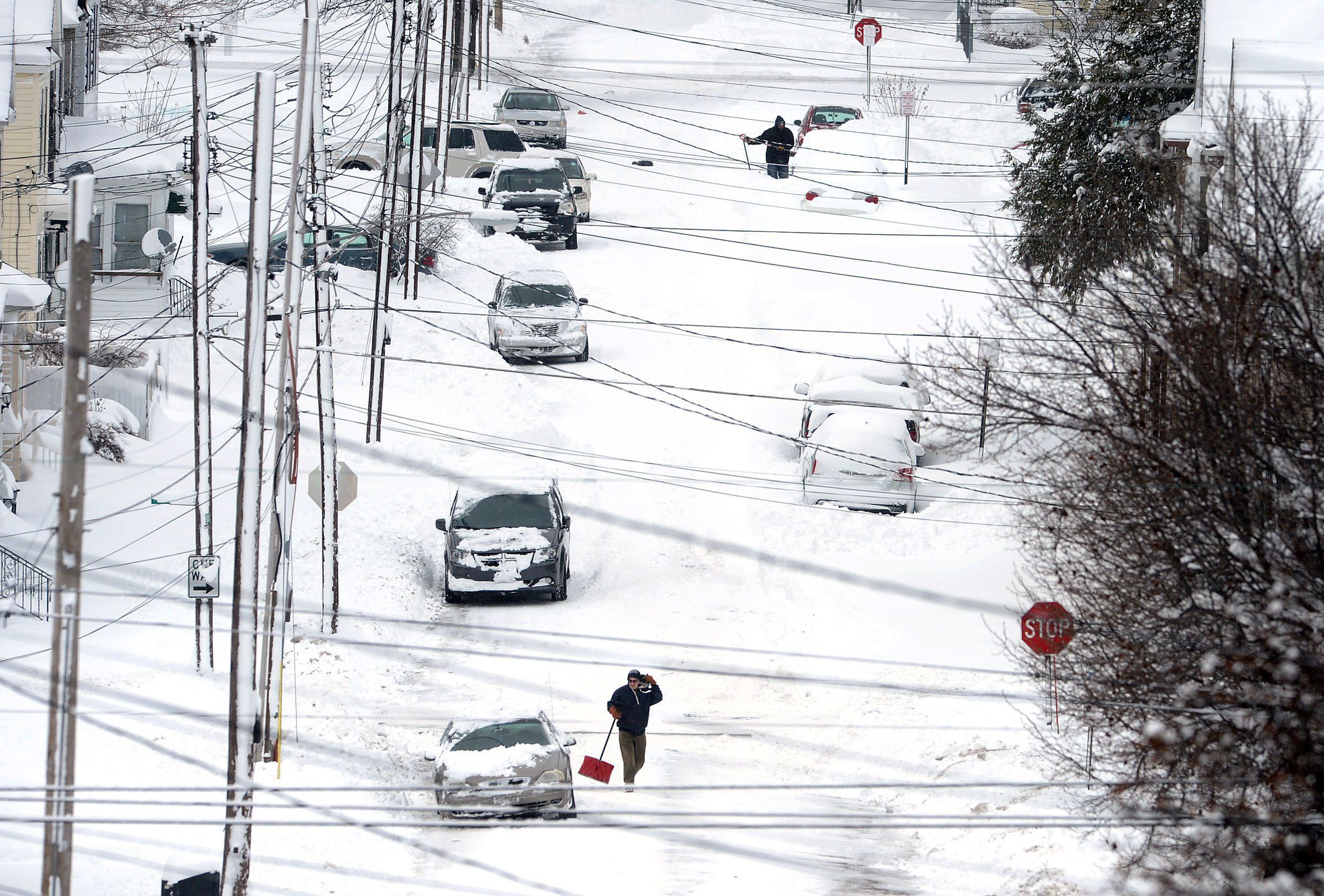 Christmas storm brings record snow to Erie, Pennsylvania | The
