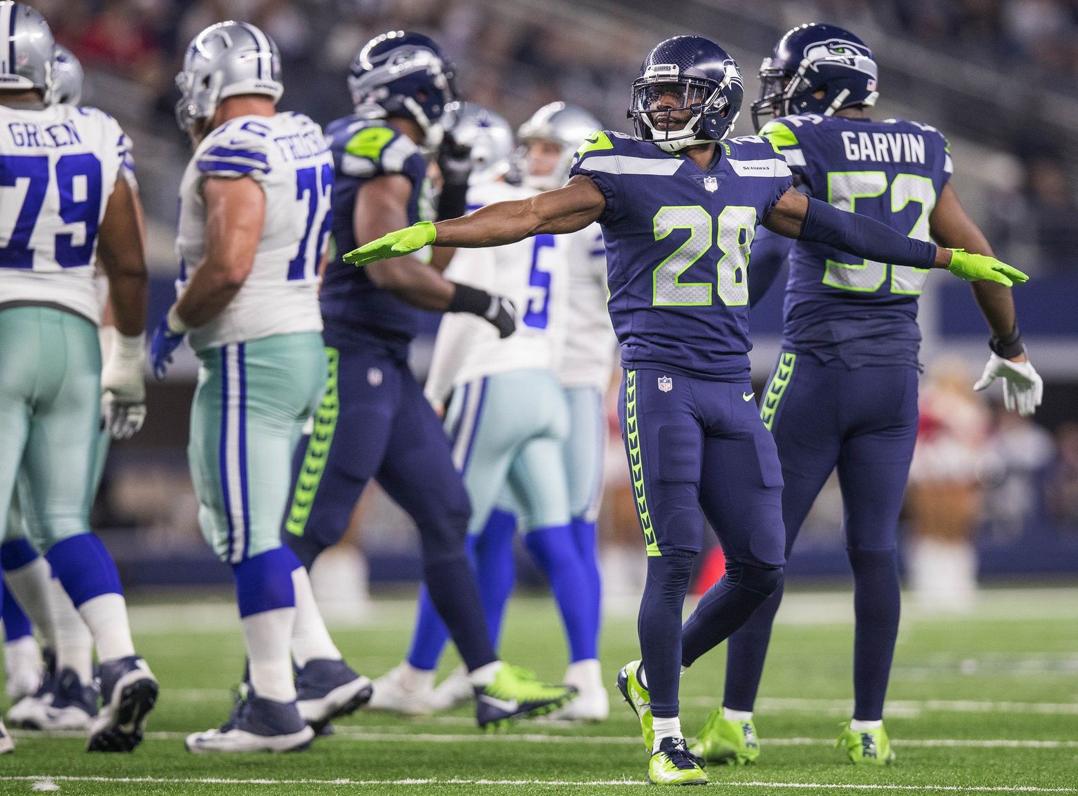 Seattle Seahawks: Brandon Marshall can help replace Jimmy Graham