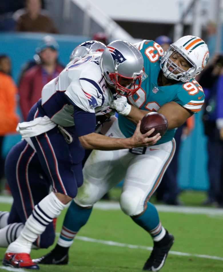 Tom Brady intercepted twice as Dolphins beat Patriots in Week 14